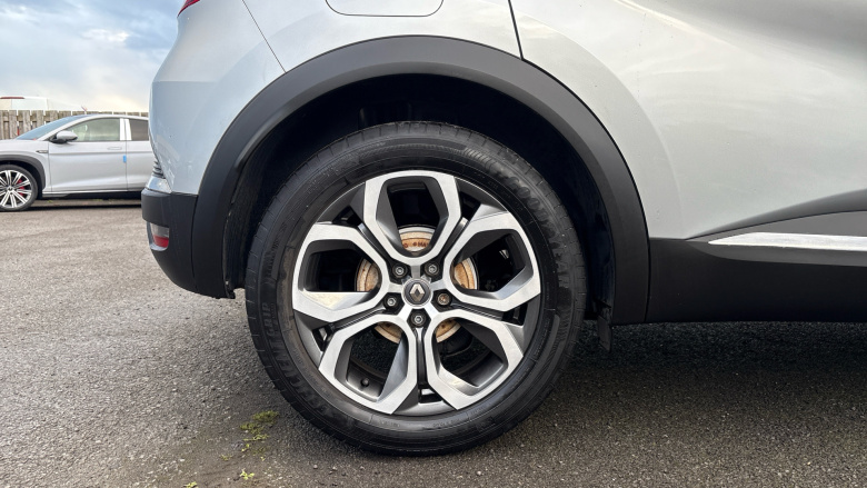 Renault Captur 1.3 TCE 130 BOSE Launch Edition 5dr Petrol Hatchback